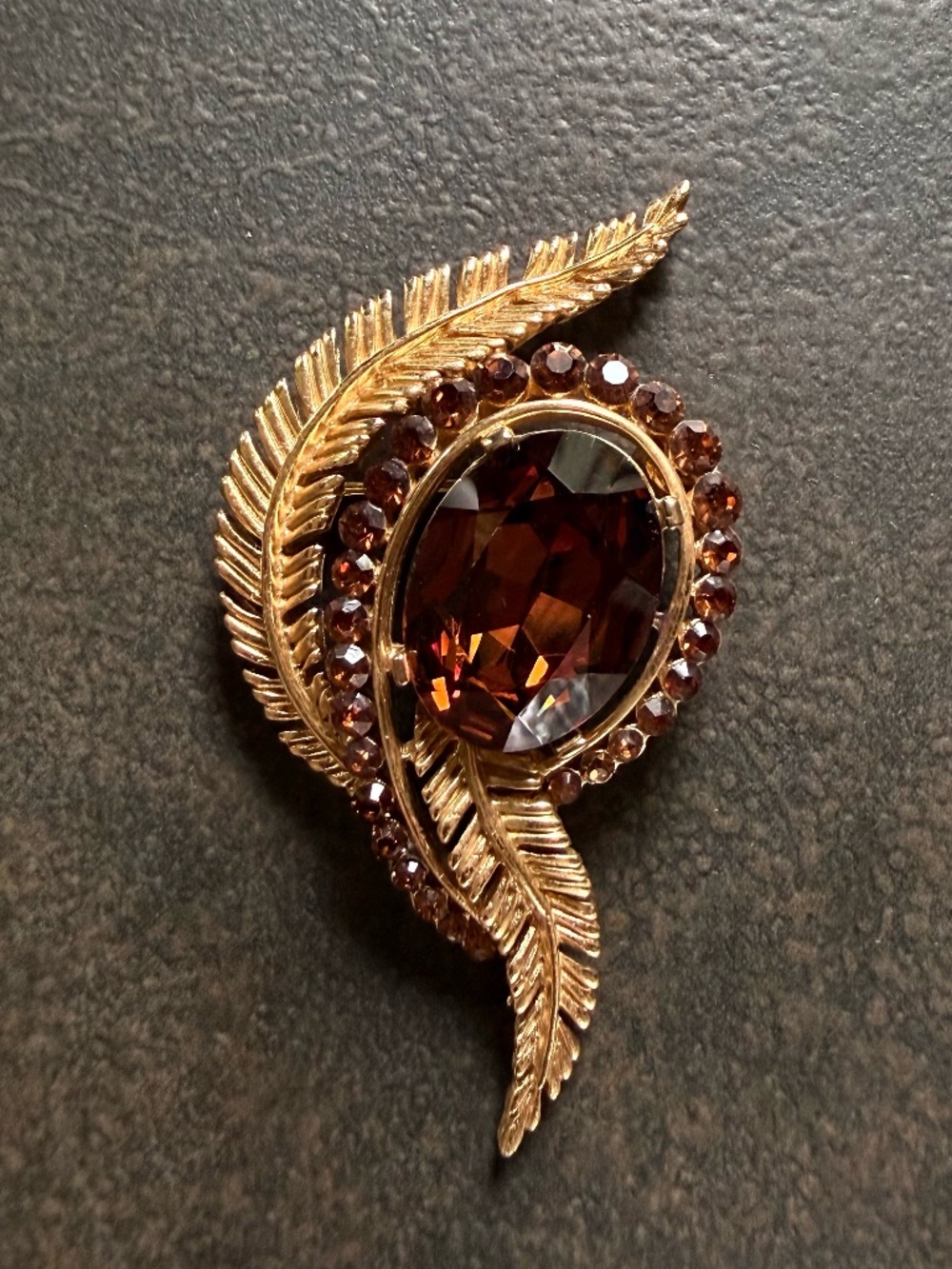 Vintage Mid-Century Crown Trifari Topaz Gold Fern Leaf Brooch - Picture 7 of 7
